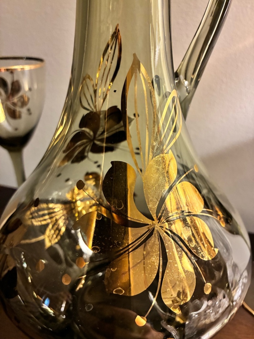 Vintage MCM Romanian Handblown Smoky Glass Decanter with 6 matching stem glasses - Picture 4 of 10